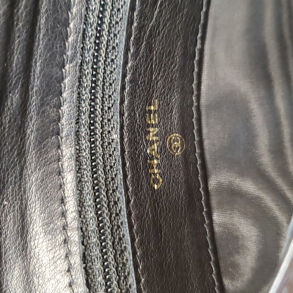CHANEL Caviar leather wallet - Picture 10 of 13